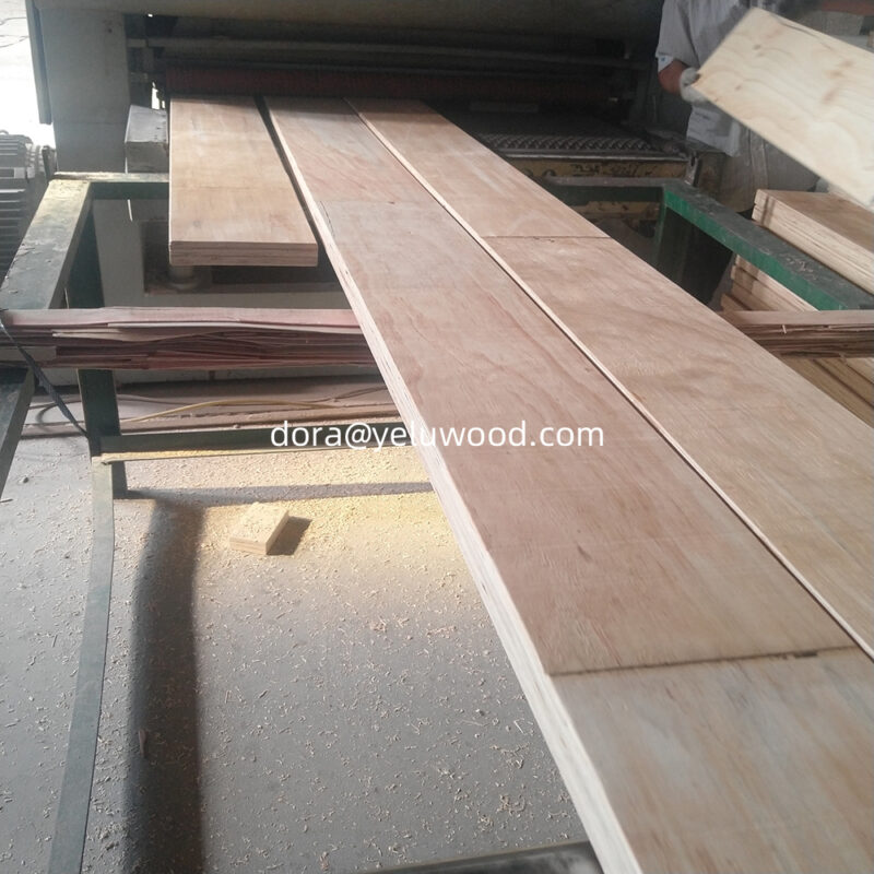 Pine LVL Scaffold Board from China, 300x90mm, Prefab House Building Timber